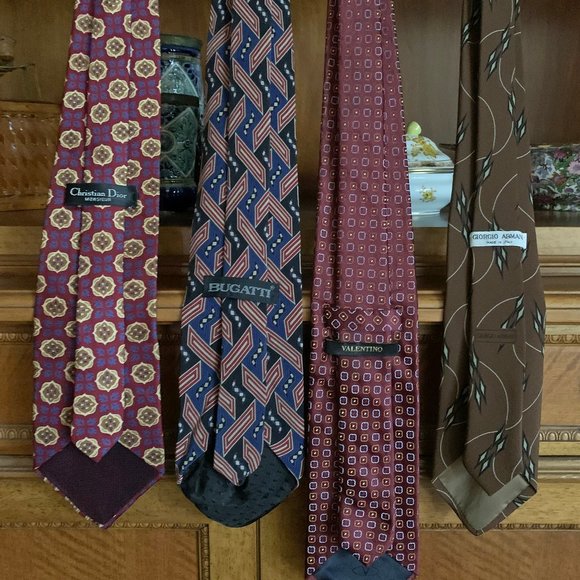 Four Vintage Designer Ties; Armani, Dior, Valentino, - Picture 7 of 7